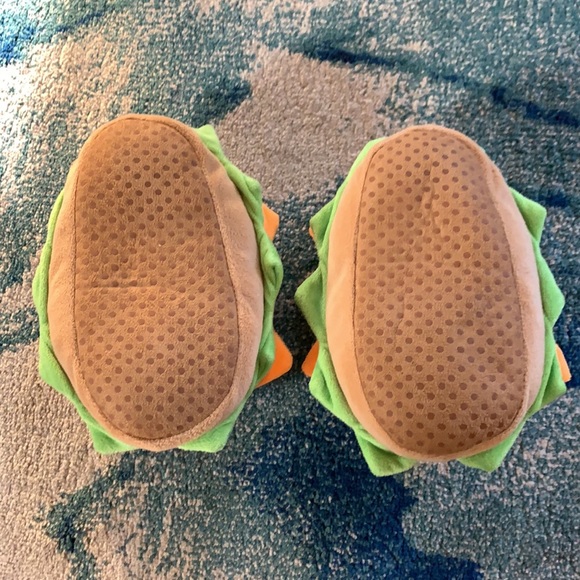 Cheeseburger Slippers, Boys 13/1 - Picture 3 of 7